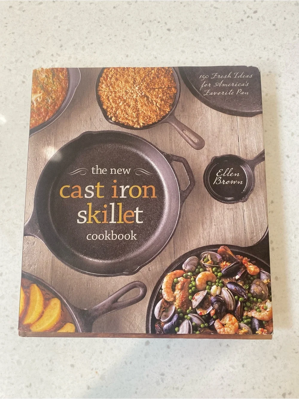 The New Cast Iron Skillet Cookbook - Black